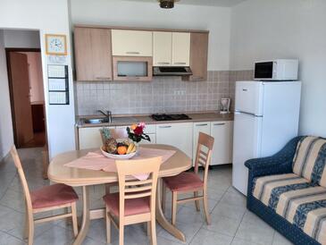 Apartments and rooms with a swimming pool Kampor, Rab - 12773