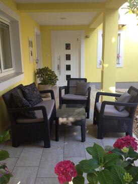 Ferienwohnungen mit Parkplatz Omisalj, Krk - 12793