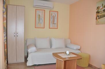 Ferienwohnungen mit Parkplatz Omisalj, Krk - 12793