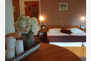 Camera Grabovac, Plitvice (S-12835-a(