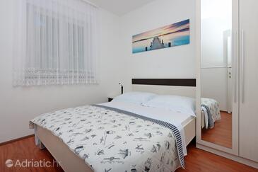 Apartments by the sea Banjol, Rab - 12838