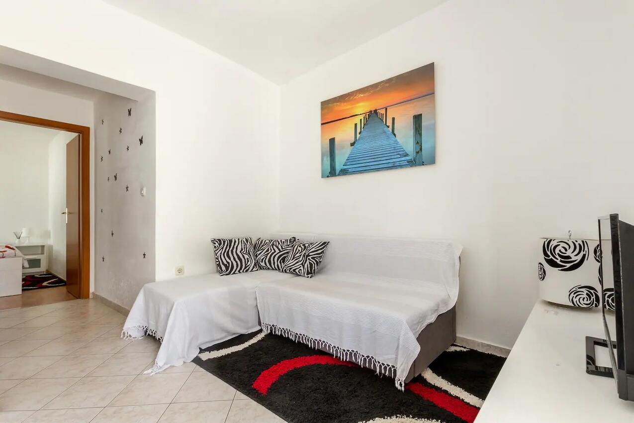 AS-12846-a - Private accommodation - Apartments with a parking space Split
