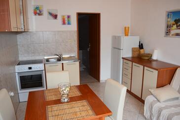 Apartments with parking space Split - 12846