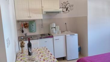 Apartments with WiFi Fažana - 12862