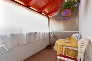 Apartments with WiFi Fažana - 12862