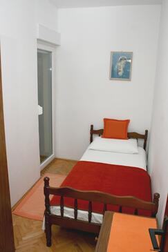 Apartments with parking space Bilo, Primošten - 12868