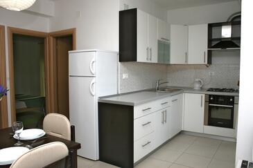 Apartments with parking space Bilo, Primošten - 12870