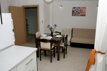 Apartament cu două camere Bilo, Primosten (A-12870-b)