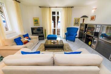 Lägenheter vid havet Kastel Luksic, Kastela - 12872