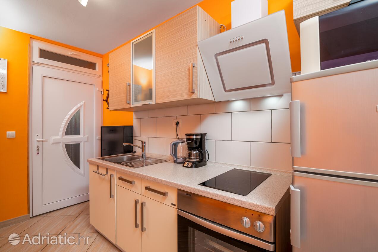 A-12891-a - Privátní ubytování - Apartmány s parkovištěm Ravni, Labin