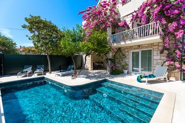 Family-friendly apartments with swimming pools Supetar, Brač - 12893 Adriatic.hr