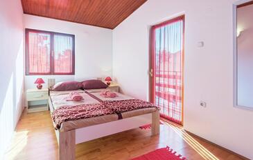 Ferienwohnungen mit Parkplatz Peroj, Fazana - 12900