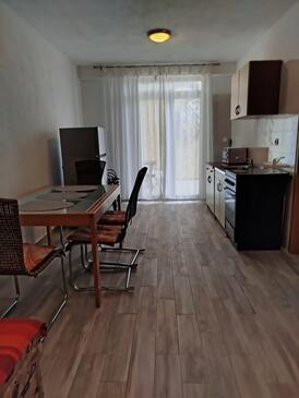 Apartmaji s parkingom Lokva Rogoznica, Omiš - 12906