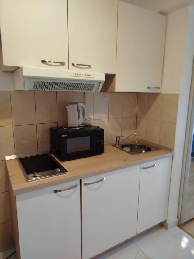 Leiligheter med parkering Lokva Rogoznica, Omis - 12906