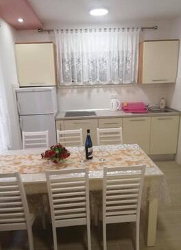 Apartamentos com terraço Baška Voda, Dalmácia Central
