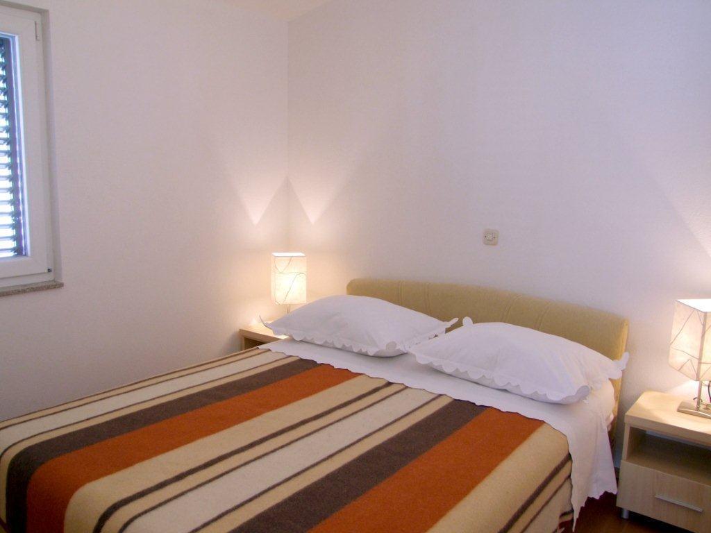 Apartments by the sea Baška Voda, Makarska - 12914