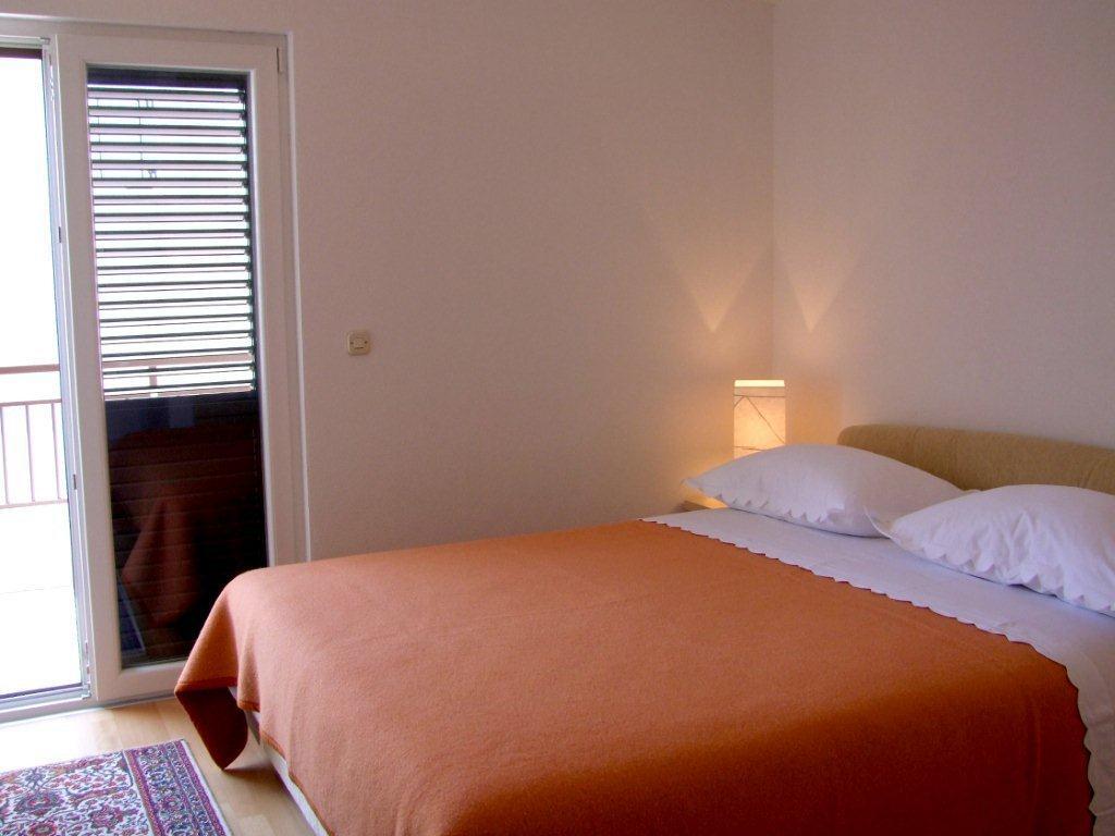 Apartments by the sea Baška Voda, Makarska - 12914