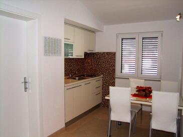 Apartamentos com terraço Baška Voda, Dalmácia Central