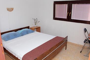 Ferienwohnungen mit Parkplatz Vir - 12948