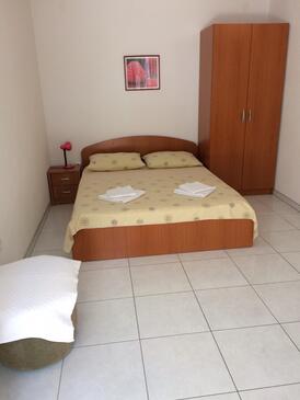 Apartments by the sea Zaostrog, Makarska - 12951