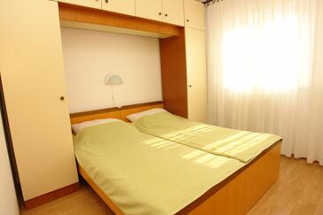 Апартаменти біля моря Мандре - Mandre, Паг - Pag - 12969