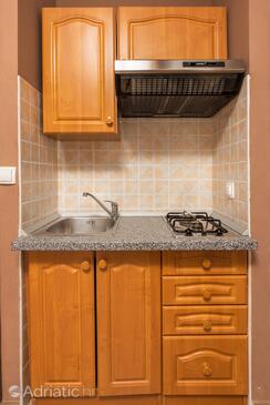 Apartmaji in sobe s parkingom Loborika, Pula - 12983