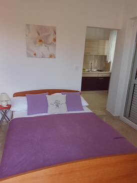 Apartments by the sea Novalja, Pag - 13033