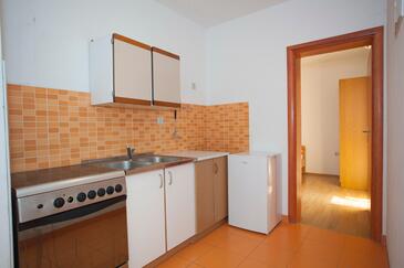 Apartamentos y habitaciones con parking Tucepi, Makarska - 13056