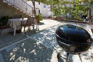 Appartementen en kamers met parkeerplaats Trogir - 13102