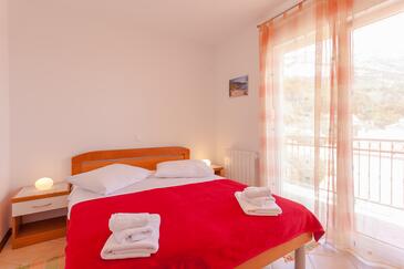 Apartments and rooms by the sea Brela, Makarska - 13118