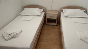 Apartments by the sea Bol, Brač - 13121