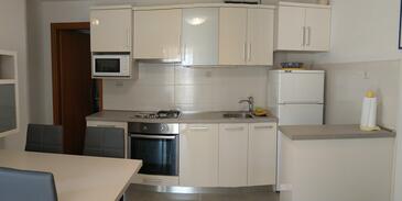 Apartments by the sea Bol, Brač - 13121