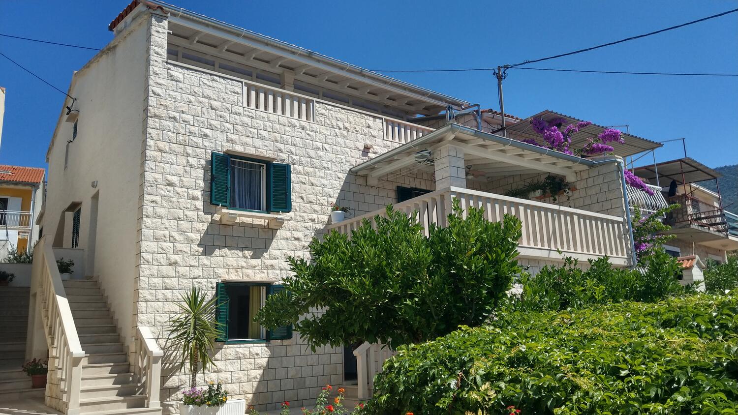 Apartments by the sea Bol, Brač - 13121