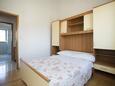 Soverom 2 Maslinica, Soverom 2 i overnattingstype apartment, WiFi.