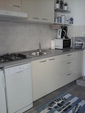 Apartmani i sobe s parkingom Hvar - 13161