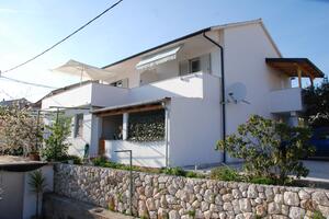 Apartmani i sobe s parkingom Hvar - 13161