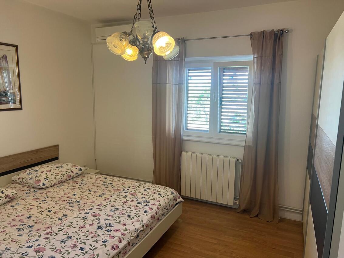 Apartmaji s parkingom Supetar, Brač - 13165