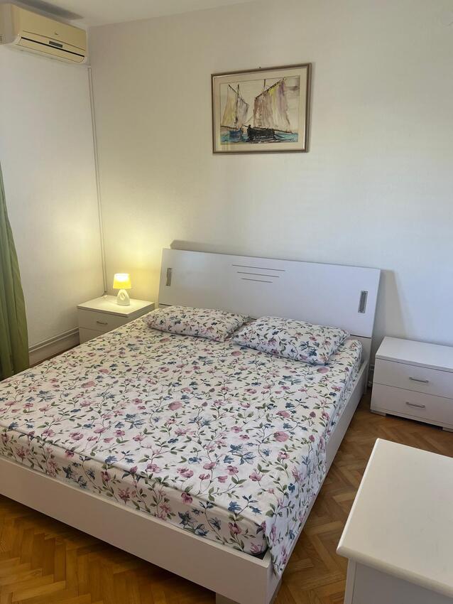 Apartmaji s parkingom Supetar, Brač - 13165