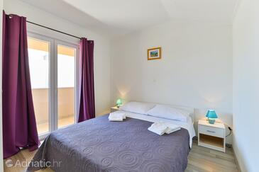 Apartments by the sea Nin, Zadar - 13172