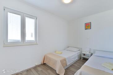 Apartments by the sea Nin, Zadar - 13172