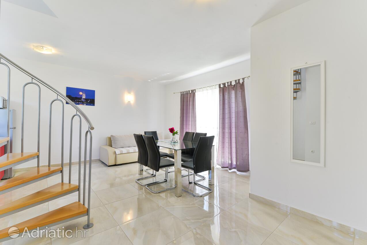 Apartments by the sea Nin, Zadar - 13172