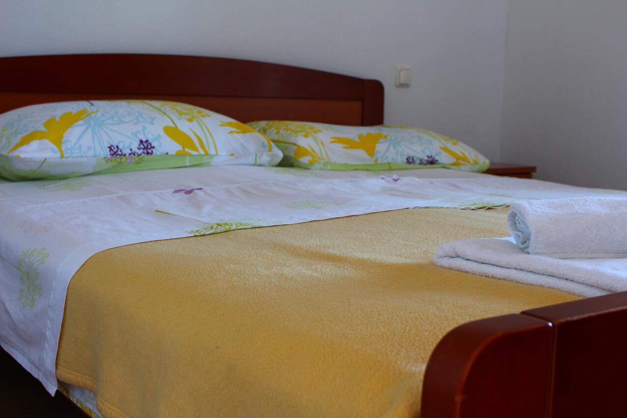 AS-13176-a - Private accommodation - Apartments by the sea Sveta Nedilja, Hvar