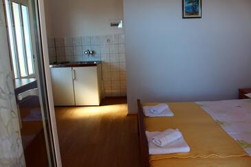 Apartments by the sea Sveta Nedilja, Hvar - 13176