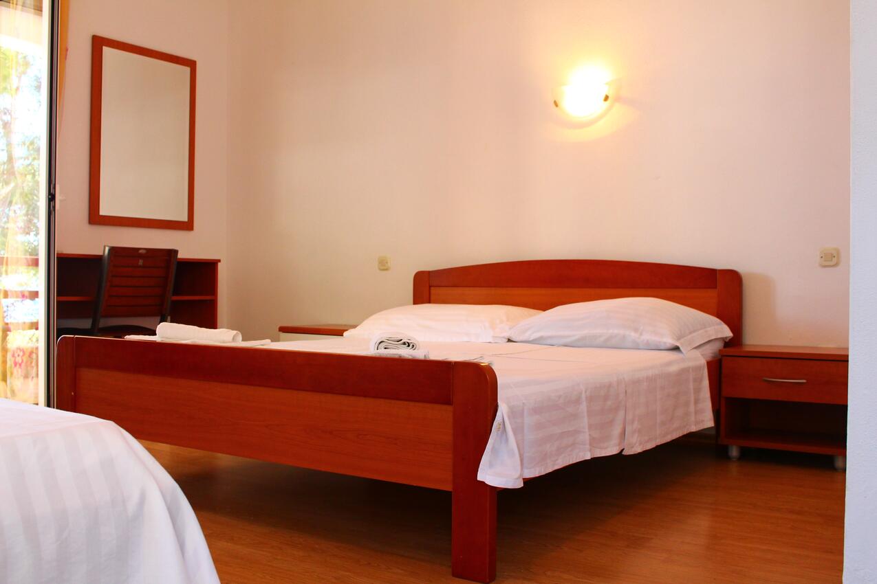 AS-13176-b - Private accommodation - Apartments by the sea Sveta Nedilja, Hvar