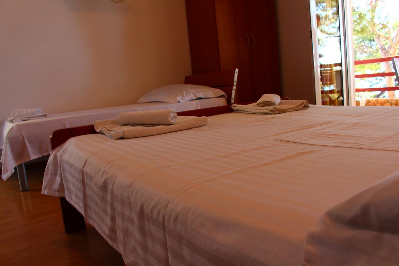 AS-13176-b - Private accommodation - Apartments by the sea Sveta Nedilja, Hvar