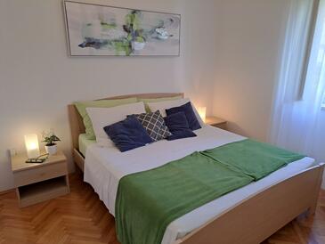 Dvoupokojový apartmán Supetar, Brač (A-13180-a)