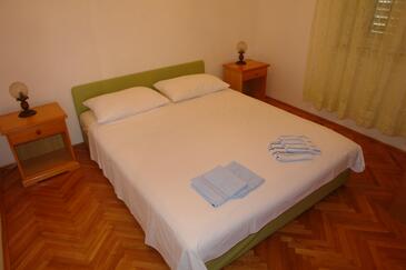 Ferienwohnungen mit Parkplatz Supetar, Brac - 13180