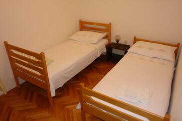 Ferienwohnungen mit Parkplatz Supetar, Brac - 13180