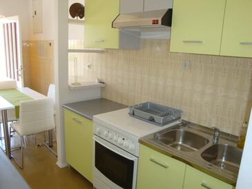 Apartamentos con parking Supetar, Brac - 13180