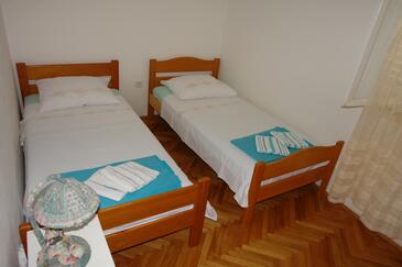 Apartmaji s parkingom Supetar, Brač - 13180